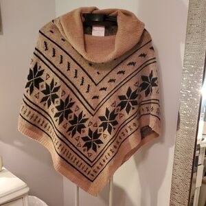Romeo & Juliet Couture Tan and Black Poncho